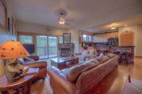 Spacious 4BR with Hot Tub Near BreckConnect Gondola Breckenridge